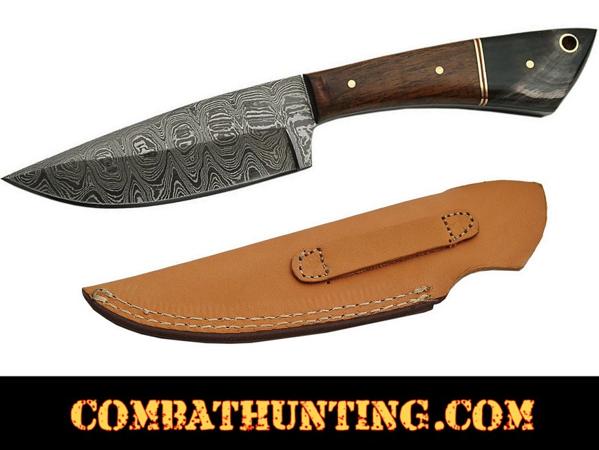 Damascus Steel Hunting Knife With Walnut & Horn Handle style=